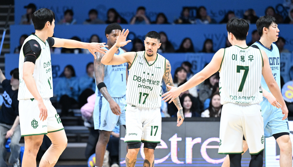 "슈퍼 알바노!" 미스터 클러치 DB 이선 알바노. 이번에도 끝냈다. D…