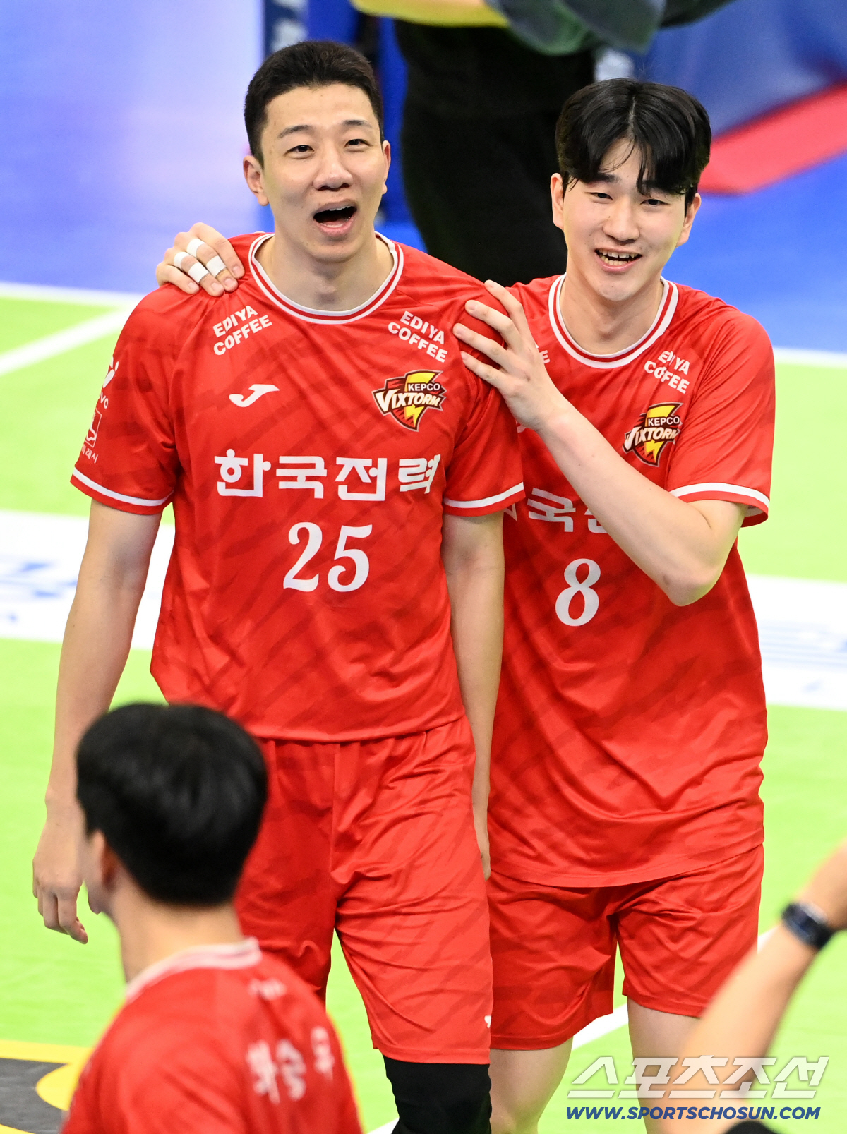 "완전히 다른 팀이 됐다" 적장도 놀란 젊은피 맹활약…'1위가 바로 저긴…