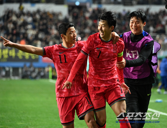 [공식발표]"韓 축구 자존심!" '초대박' 손흥민 美쳤다, FIFA 인정…리오넬 메시→킬리안 음바페와 어깨 나란히
