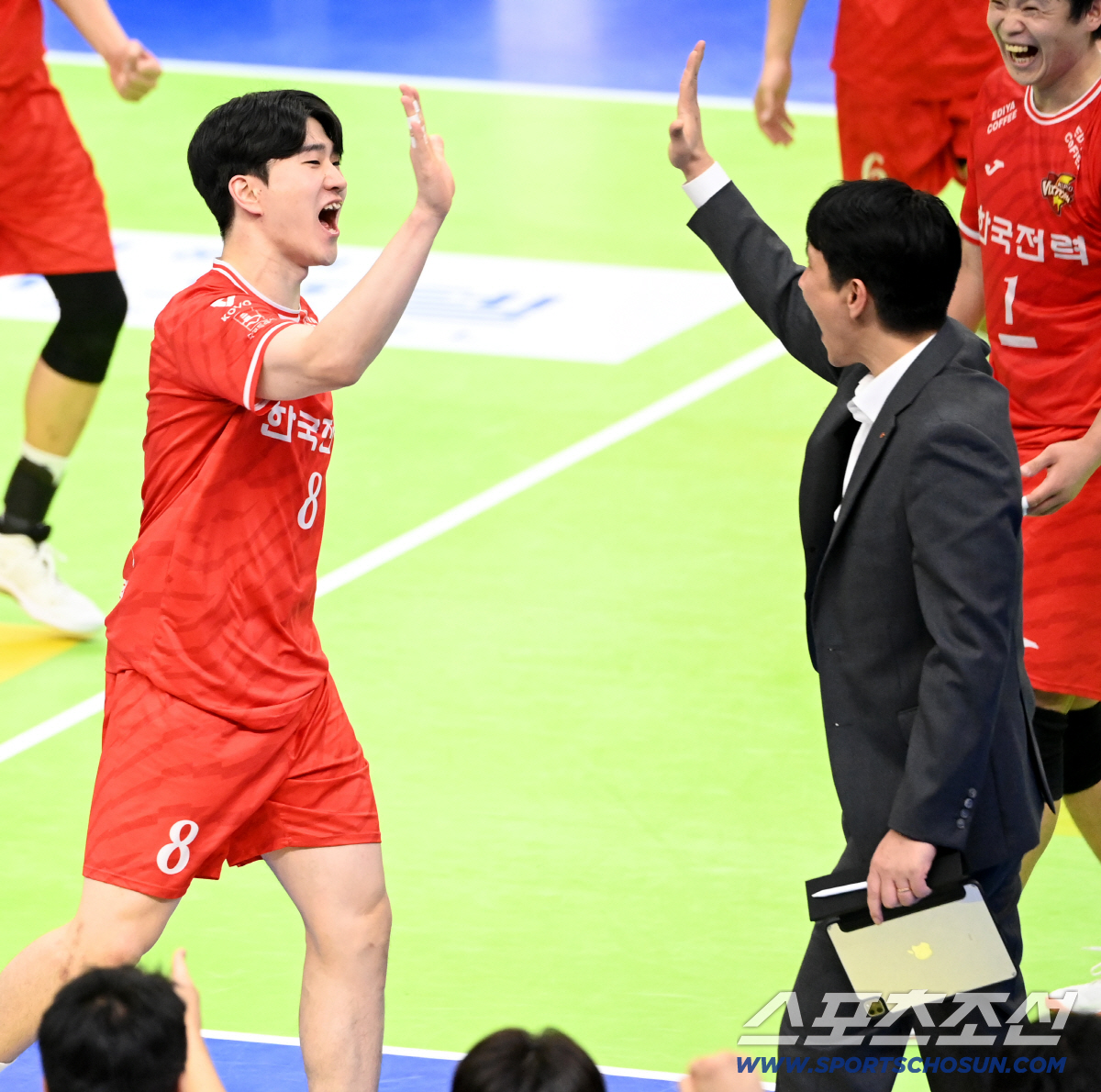 "레오는 낮경기 약해…신호진 약점도 잘 안다" 패기만만! 베테랑의 팀서 …