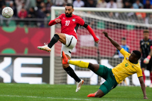 韓 월드컵 상대 남아공, '이집트 왕자' 모하메드 살라에 고개 숙였다…'슈팅 앞서고도' 이집트에 0-1 패배