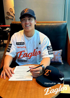 78억 투자했는데 겨우 2승...3억도 안되는 '아쿼' 선발이 10승 해버리면, KBO 완전 뒤집어진다