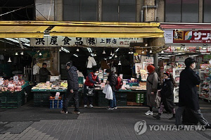 日 경제활동인구 7천만명 첫 돌파 눈앞…일하는 노인·여성 증가