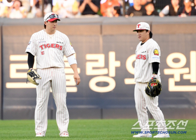 '철밥통' 최형우가 떠났다...'대개편' KIA 타선의 핵심, 나성범-김선빈 DH 전쟁 발발하나