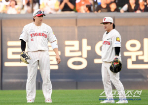 '철밥통' 최형우가 떠났다...'대개편' KIA 타선의 핵심, 나성범-김선빈 DH 전쟁 발발하나