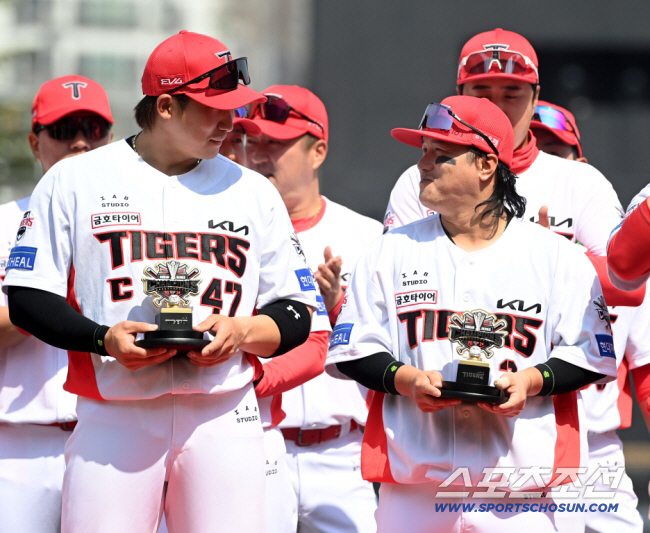 '철밥통' 최형우가 떠났다...'대개편' KIA 타선의 핵심, 나성범-김…