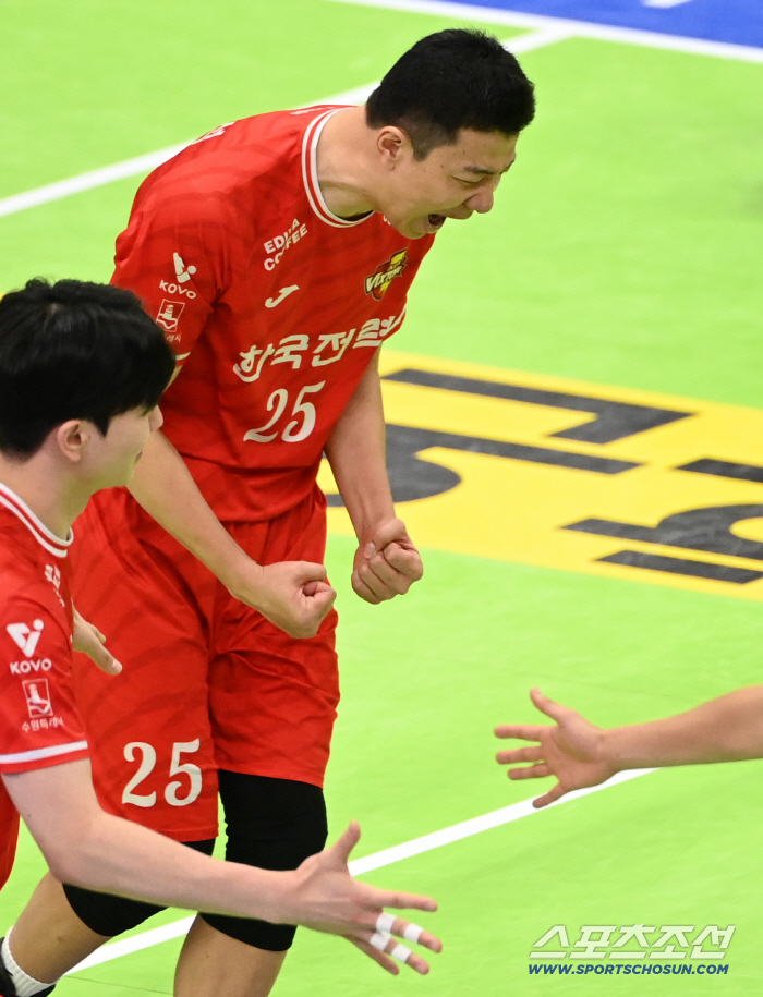 '불혹까지 4일 남았는데…' 여전히 배구대통령의 가슴은 뜨겁다 "이름값 아닌 실력+츤데레 스타일" [수원포커스]