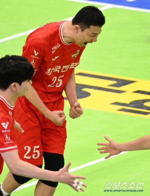 '불혹까지 4일 남았는데…' 여전히 배구대통령의 가슴은 뜨겁다 