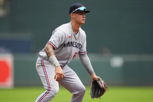 '올해의 부상' 대상 발표 → 송성문 경쟁자였다니! 인생 제대로 꼬였다! 마트에서 장 보다가 다친 것도 서러운데 방출까지