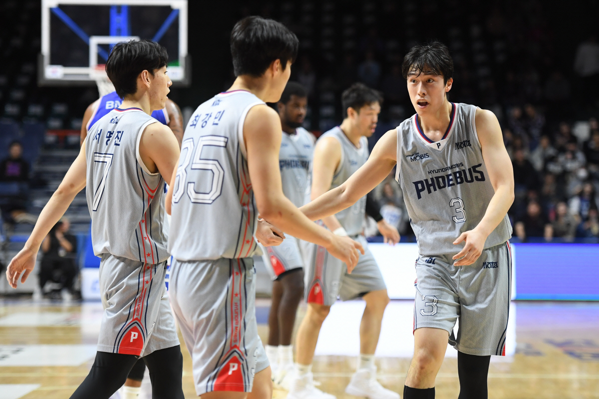 [KBL리뷰]'2차연장 후유증 독하네' LG 완패 목격한 KCC, 현대모…