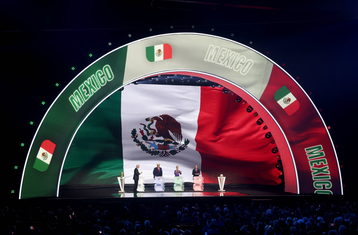 홍명보호는 '0'인데…개최국+상위랭커 이점? 멕시코 2026 달력은 이미…