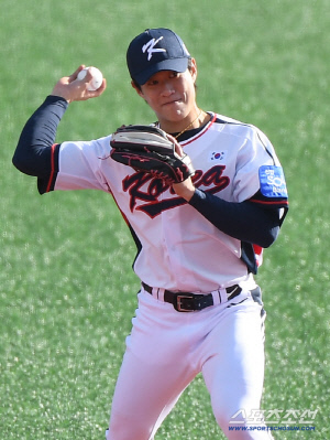 이정후도 수비 욕 먹는 곳인데.. 송성문을 외야로? → '지도자 경력 無' 84년생 초짜 감독 발언 신뢰성 과연