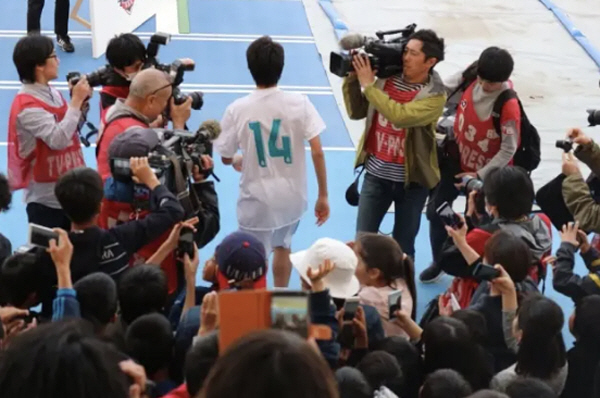 "FIFA 징계로 공식전 못 뛰어" '日 최초 레알 마드리드 선수'가 이…