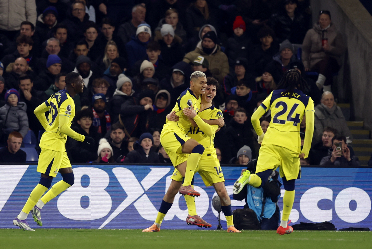 "누가 금쪽이래?" 월드컵 시즌 히샬리송, 결승골 AS+2골취 원맨쇼→전…