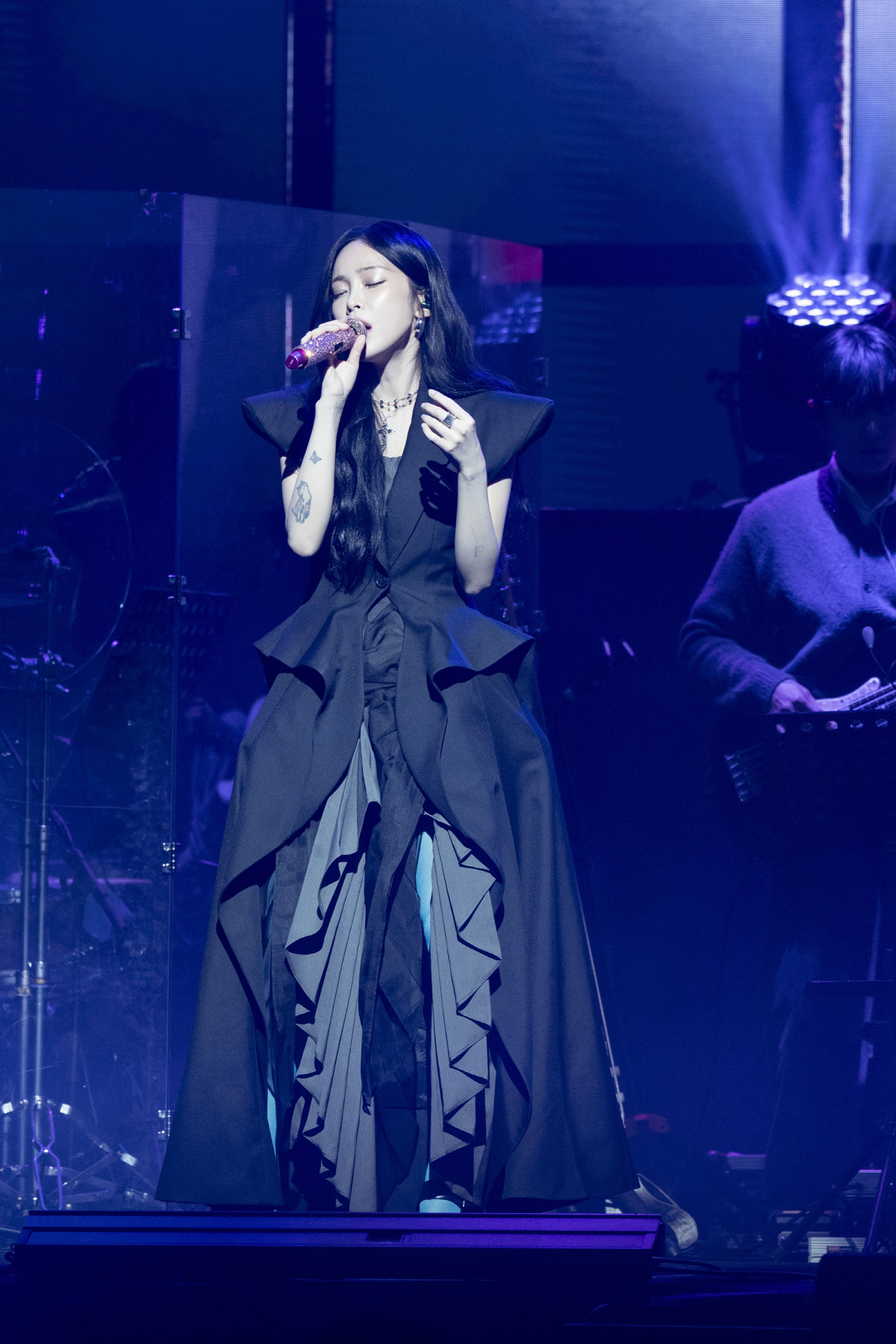 헤이즈, 2년 만의 연말 콘서트 성료…관객들 귀호강 제대로