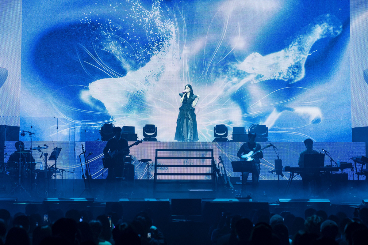 헤이즈, 2년 만의 연말 콘서트 성료…관객들 귀호강 제대로