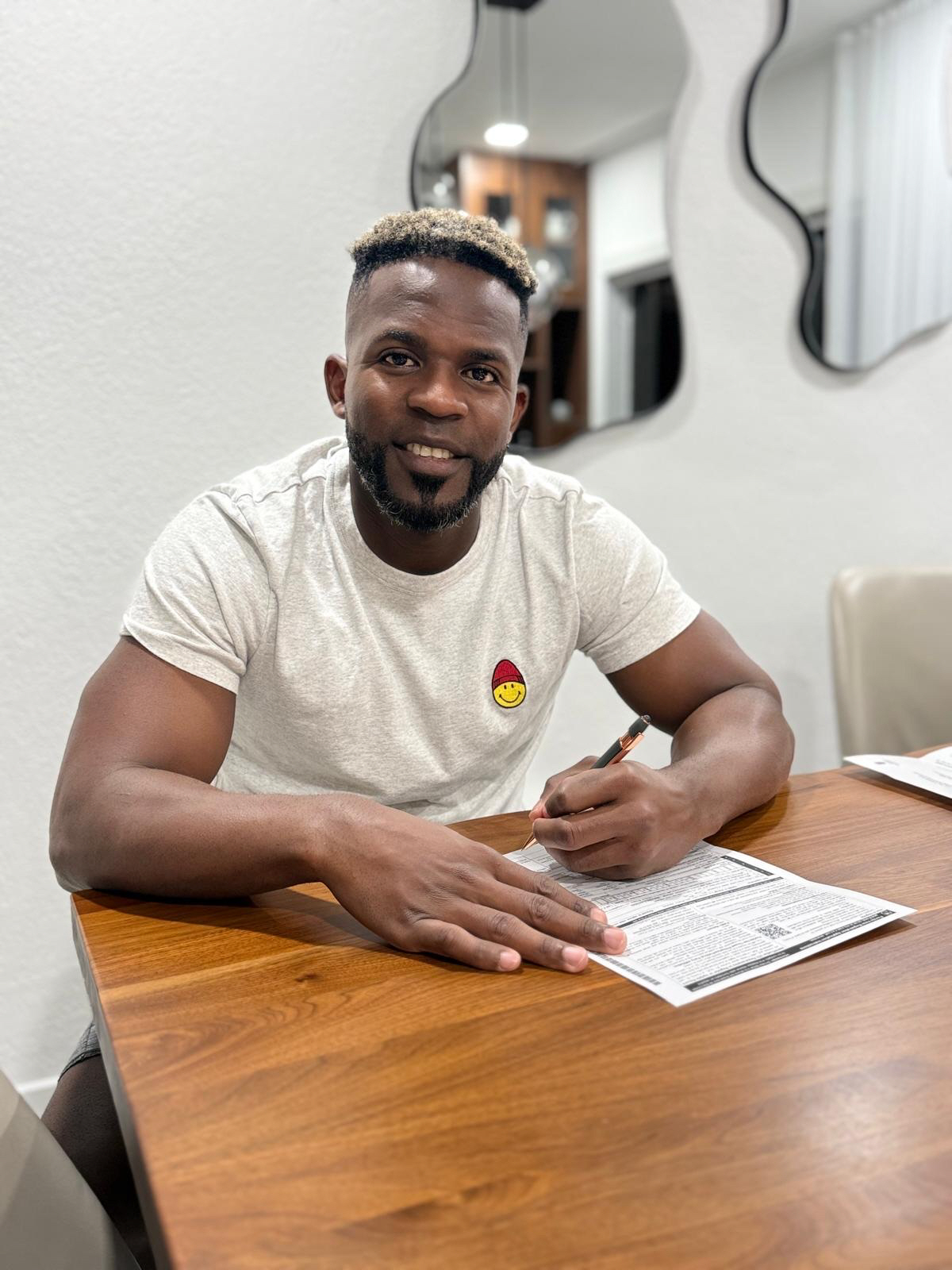 [공식발표] '25억→18억 대폭 삭감' 결국 재계약, 화이트는 17억 …