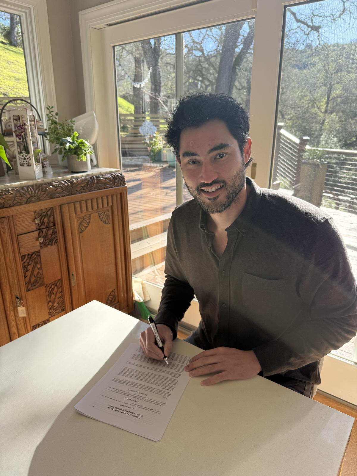 [공식발표] '25억→18억 대폭 삭감' 결국 재계약, 화이트는 17억 …