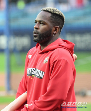 '이럴수가' 22억→15억, 1위 몸값 어떻게 확 깎았나…