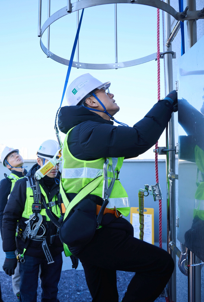 정재헌 SK텔레콤 CEO, 연말 통신 현장 점검 "품질· 보안·안전 강조"