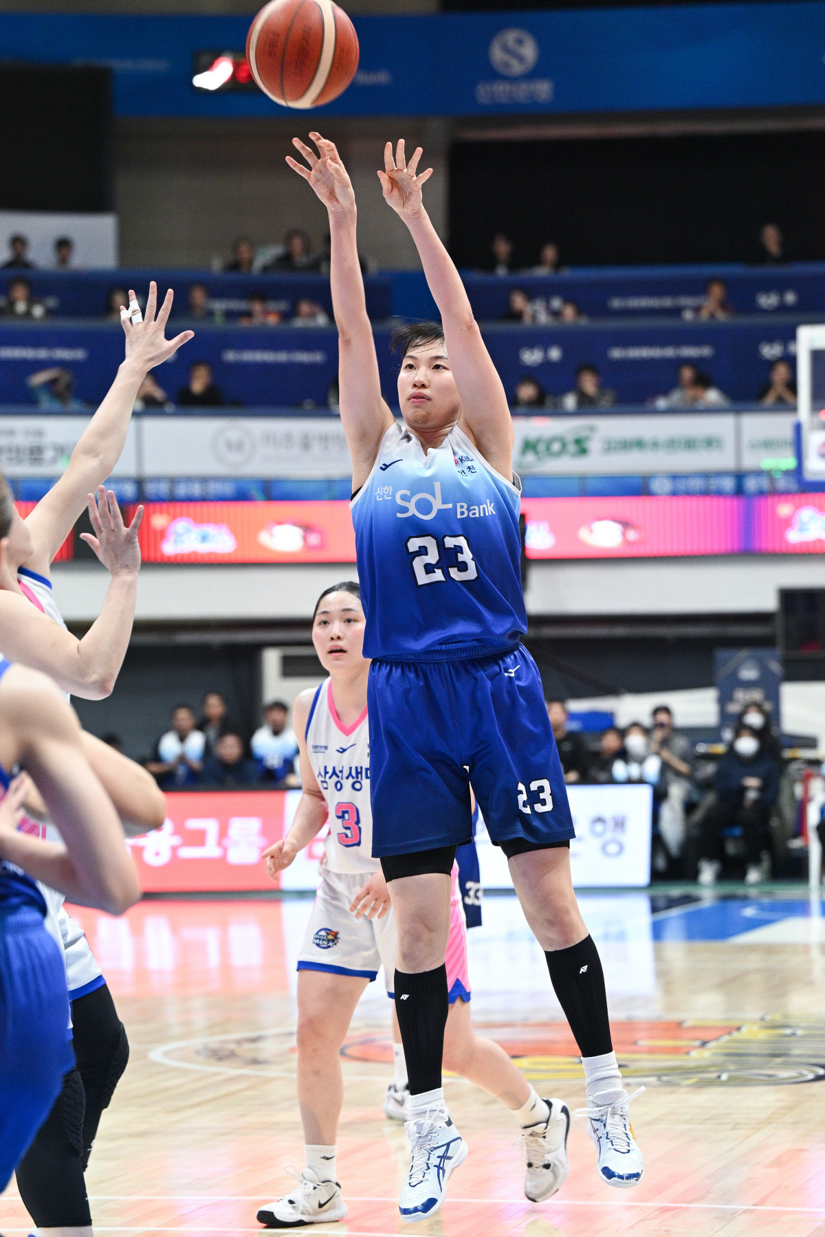 '이해란+윤예빈 30득점 합작!' 용인 삼성생명, '6연패 눈물' 인천 …