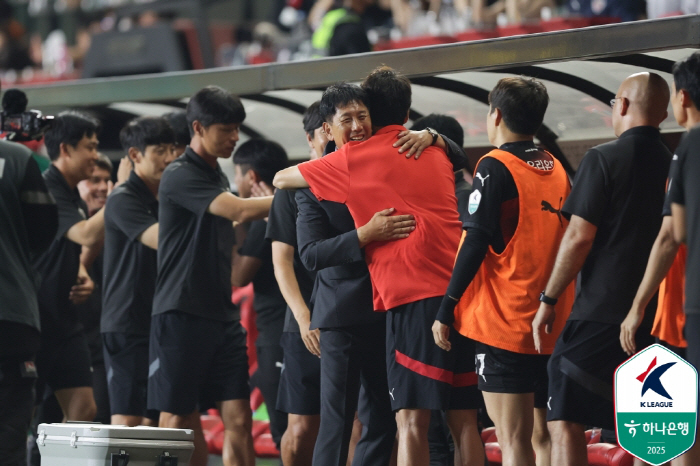 '영원한 포항맨' 박태하 감독의 진짜 행복, "극복, 성장, 함께 목표 …