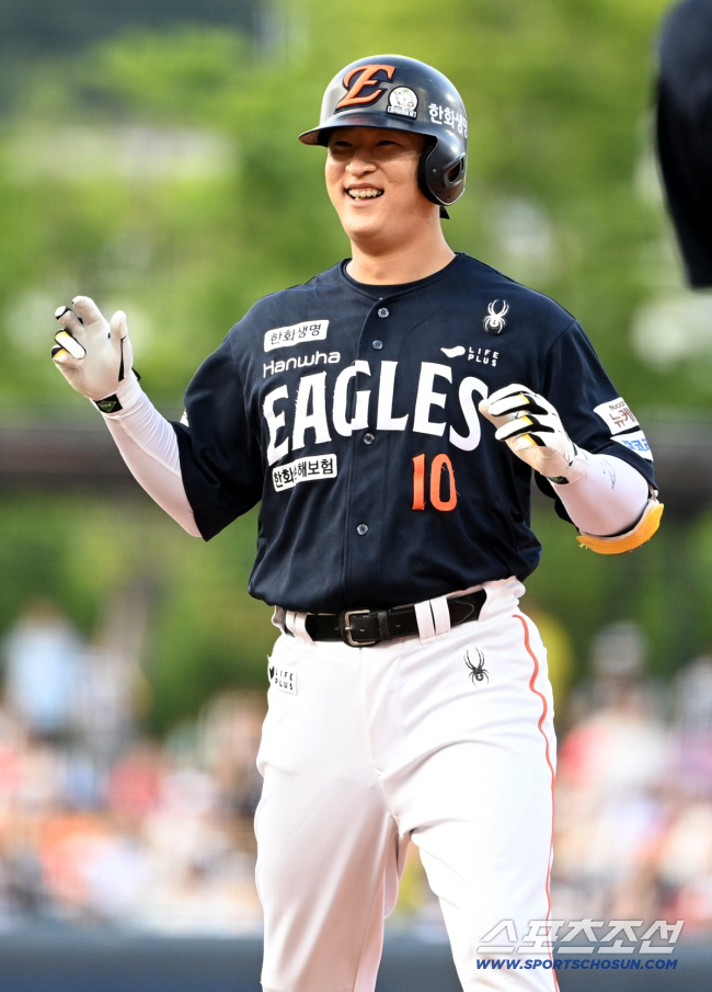 '충격' 트레이드? '대성공' 내부 발굴? 한화의 풀리지 않은 숙제…결국…