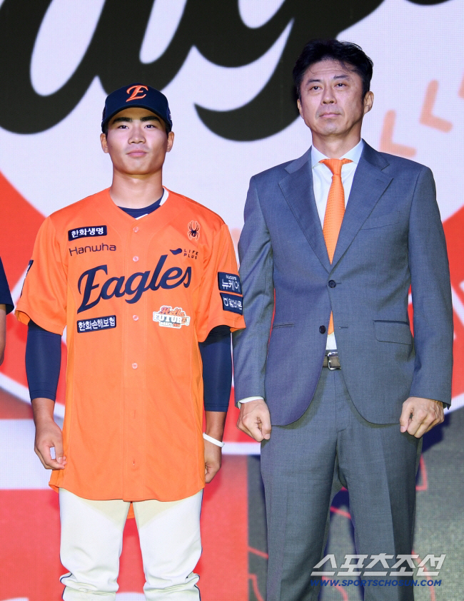 '충격' 트레이드? '대성공' 내부 발굴? 한화의 풀리지 않은 숙제…결국에 캠프 무한 경쟁에 달렸다