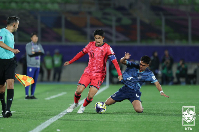 [오피셜]'일본이 품은 韓 특급 유망주' 19세에 포르투갈 진출→J리그 …