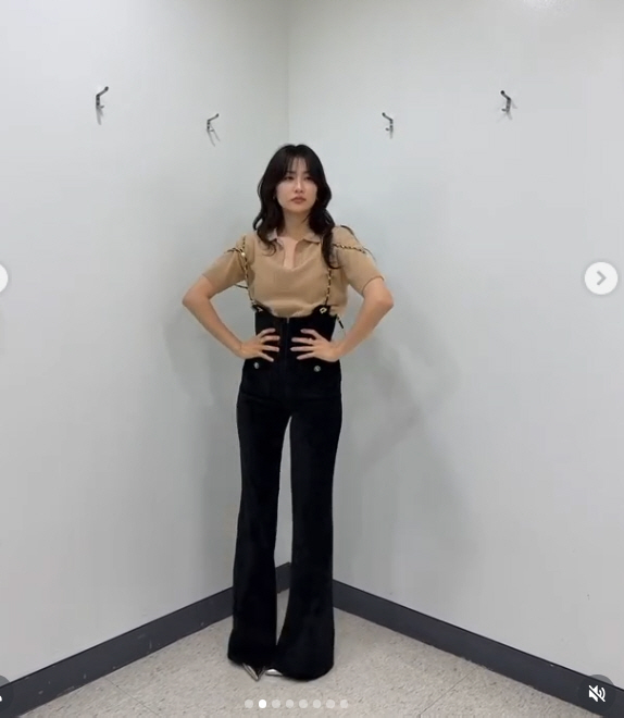 '류수영♥' 박하선, 배꼽 위까지 끌어올린 '배바지'…"다리 길이 실화냐…