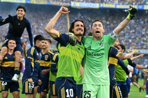 '오피셜'...인 줄 알았다! 모두를 속인 가짜 뉴스, '손흥민 엄지척!' 월클 공격수 은퇴 루머 확산