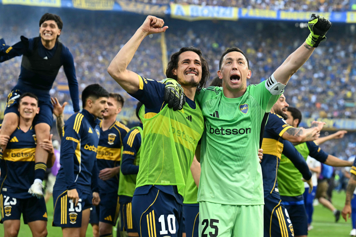 '오피셜'...인 줄 알았다! 모두를 속인 가짜 뉴스, '손흥민 엄지척!…