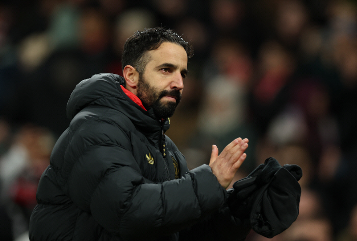 "여기서 뛰기 싫어요!" 맨유 '내부 분열' 중심→"빨리 뛰고 싶습니다" 논란 종식…아모림 "항상 훌륭한 리더" 극찬