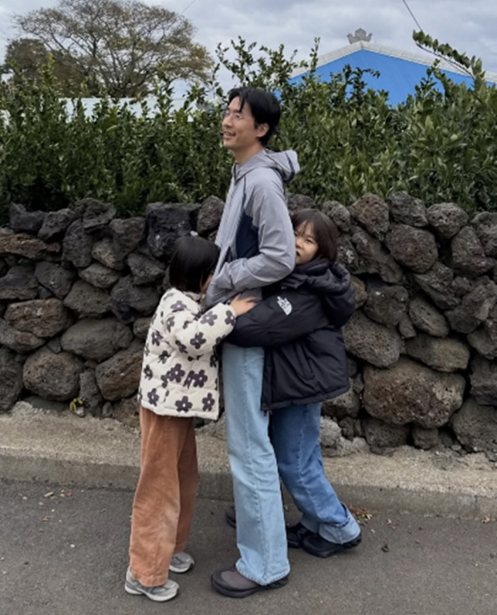 마이큐, 가족사진 공개로 화제..김나영 "세계 최고의 남편♥" 찐 사랑 표현