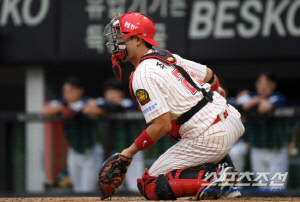 '다 뜯어말렸다' KIA 트레이드 승부수 왜 포기 안 했나…내년 FA 투자 전략 달라진다