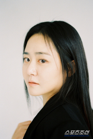 배우 문근영, 9년만에 연극무대 복귀…'오펀스'트릿 역 캐스팅 '깊어진 내공으로 무대 사로잡다'[고재완의 컬처&]