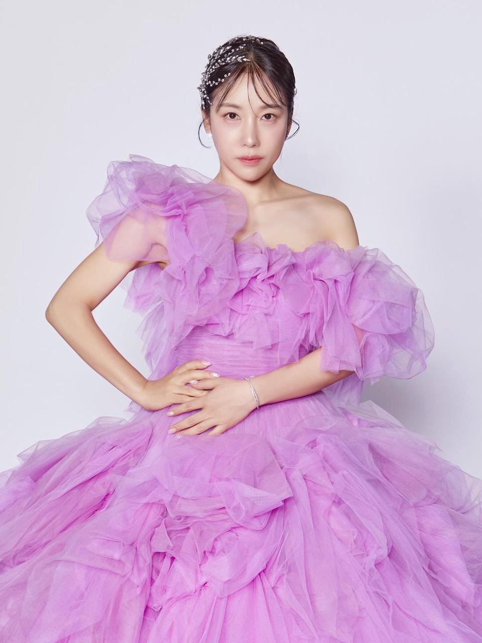 숙행, '상간 의혹' 여가수 맞았다.."심려 끼쳐 죄송, 법적절차 통해 …