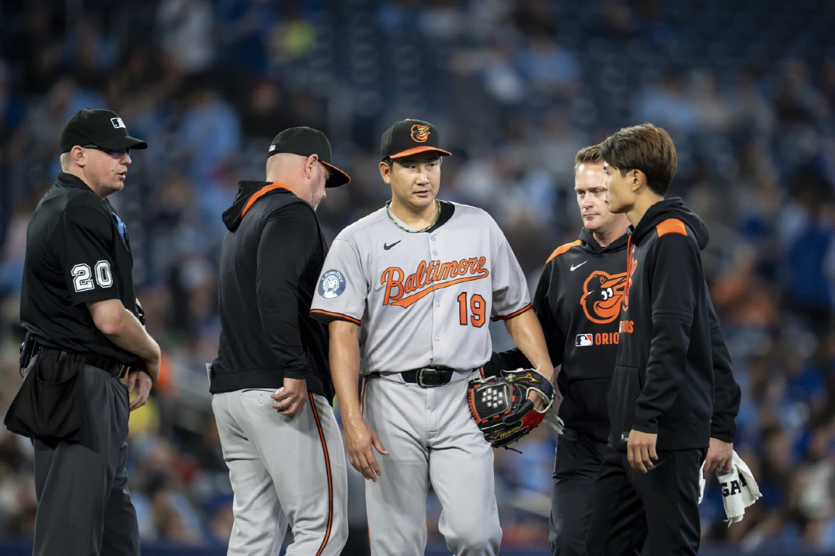 와 10승 투수 버린다고? 왜?…"마이너 계약 예상" 1선발 자존심 무너…