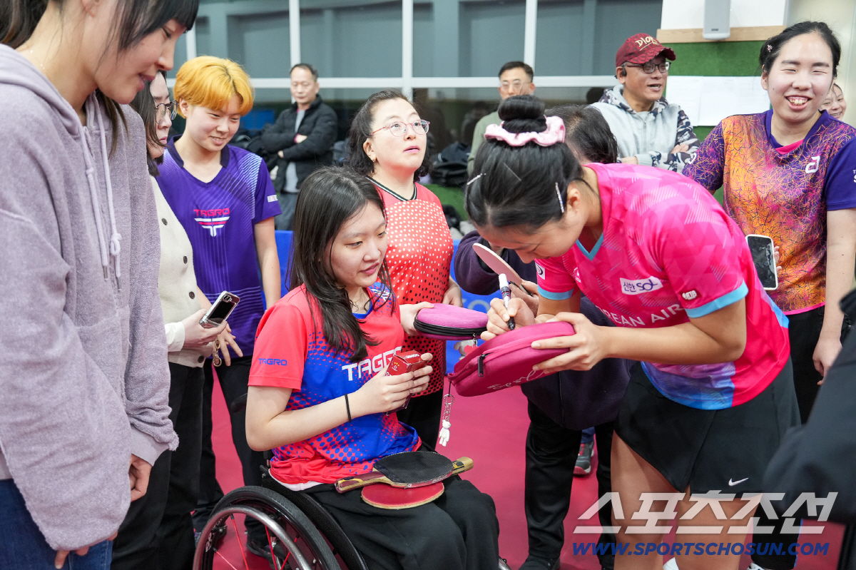 "기부X나눔은 나의 힘!" 만리장성 넘은 '탁구요정'신유빈"새해에도 목표…