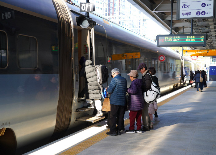 'KTX 시대 본격화' 교통 편의 확대 된 울진군…대게 시즌 벌써 기대