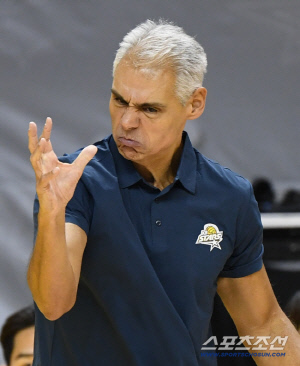 '경민불패' 기적의 사령탑과 결별 왜? 선수단 의견차 → 오해로 이어졌다…'4연패→3연승' 결과 아닌 과정이 문제 [SC비하인드]