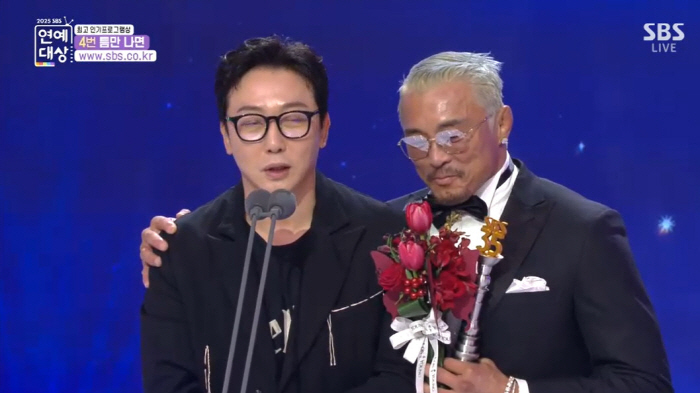 탁재훈, 비밀 열애 인정 "대상 타면 공개, 들키면 헤어질 것" [202…