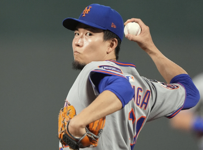 '1082억 투자→ERA 6.18' 결국 트레이드 카드 전락? 이마이 노…