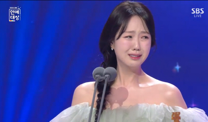 지예은, 갑상선 투병 딛고 우수상 수상 "기쁜 일도 슬픈 일도 많았다" …