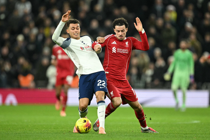 "흥민이 형, 저도 떠나요!" SON 이적 뒤 폭망…英 BBC 확인 '존슨 이적료 3500만 파운드, 크리스털 팰리스 합류'