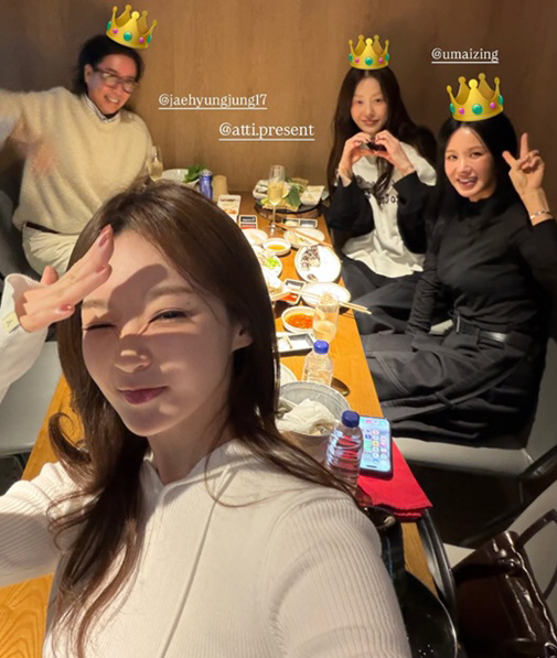 고현정, 대상 후보 오른 2025년 마무리..절친들과 송년회 "나쁘지 않…