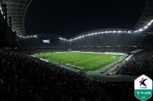 [오피셜]'흥행 대박' K리그, 2025시즌 입장 수입으로 460억원 벌었다 '역대 최고액'...객단가도 역대 1위