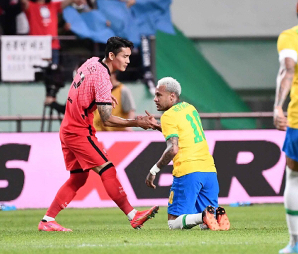 부메랑 크로스 날리던 '용언니' 이용, 39세에 현역은퇴, "부끄럽지 않…