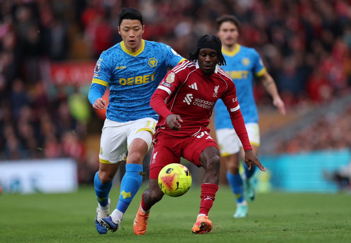 '韓 좌절' 황희찬 역대급 불명예! '울버햄튼 최악의 선수' 선정, 평점…