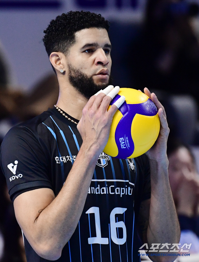 '김연경과 어깨 나란히' 레오 두 표 차에 웃었다…'전승 행진' 김다인, 생애 두 번째 MVP [공식발표]